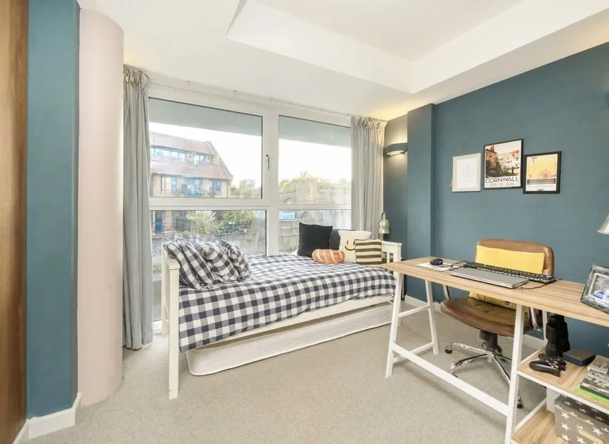 London Road, Brentford, TW8, photo 11