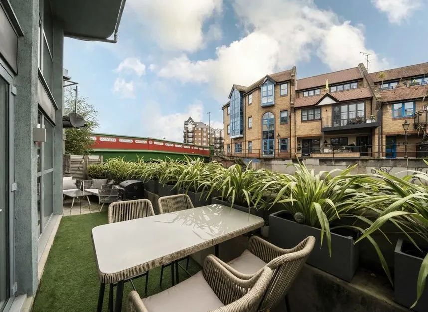 London Road, Brentford, TW8, photo 4