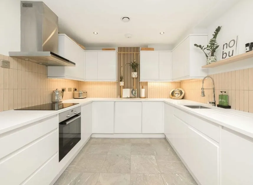 London Road, Brentford, TW8, photo 8
