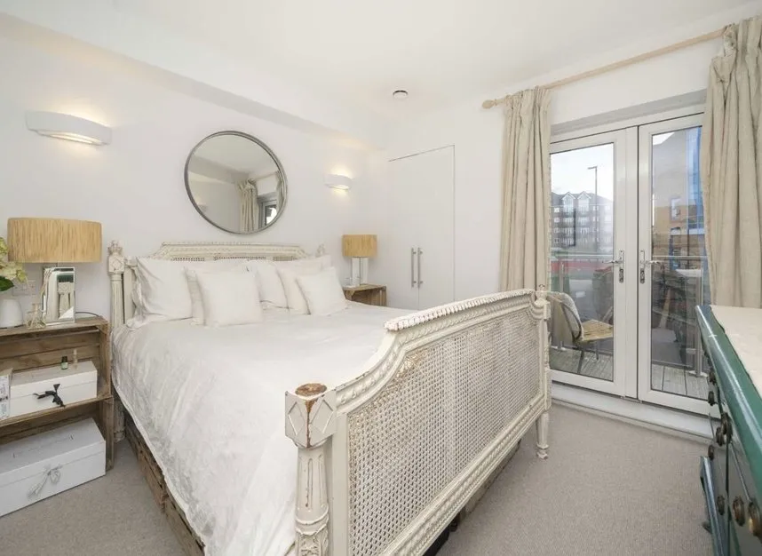 London Road, Brentford, TW8, photo 9
