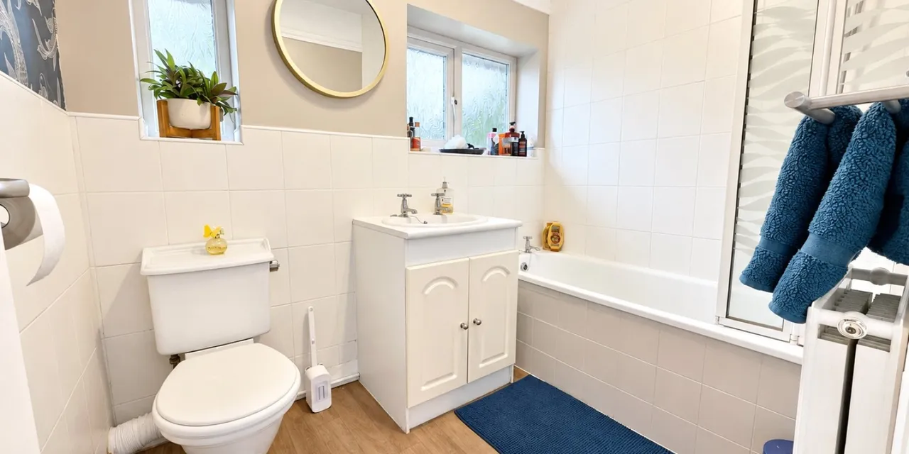 Bridgenorth Road, Wirral, CH61, photo 13
