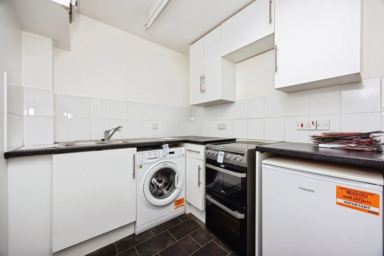 Josephs Road, Guildford, GU1, photo 2