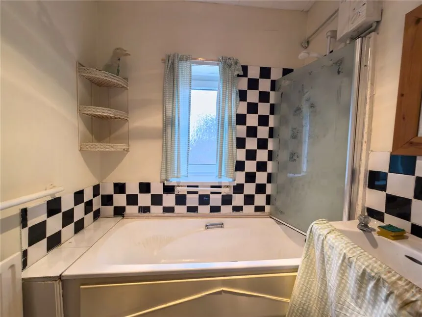 Pembroke Avenue, Sunderland, Tyne and Wear, SR3, photo 9