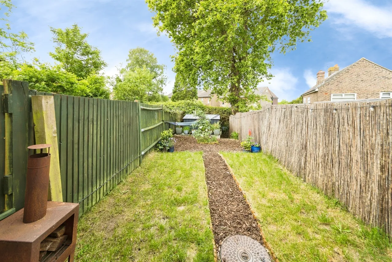 Colwell Gardens, Haywards Heath, RH16, photo 14