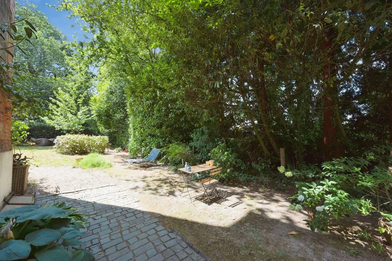 Portsmouth Road, Esher, KT10, photo 5