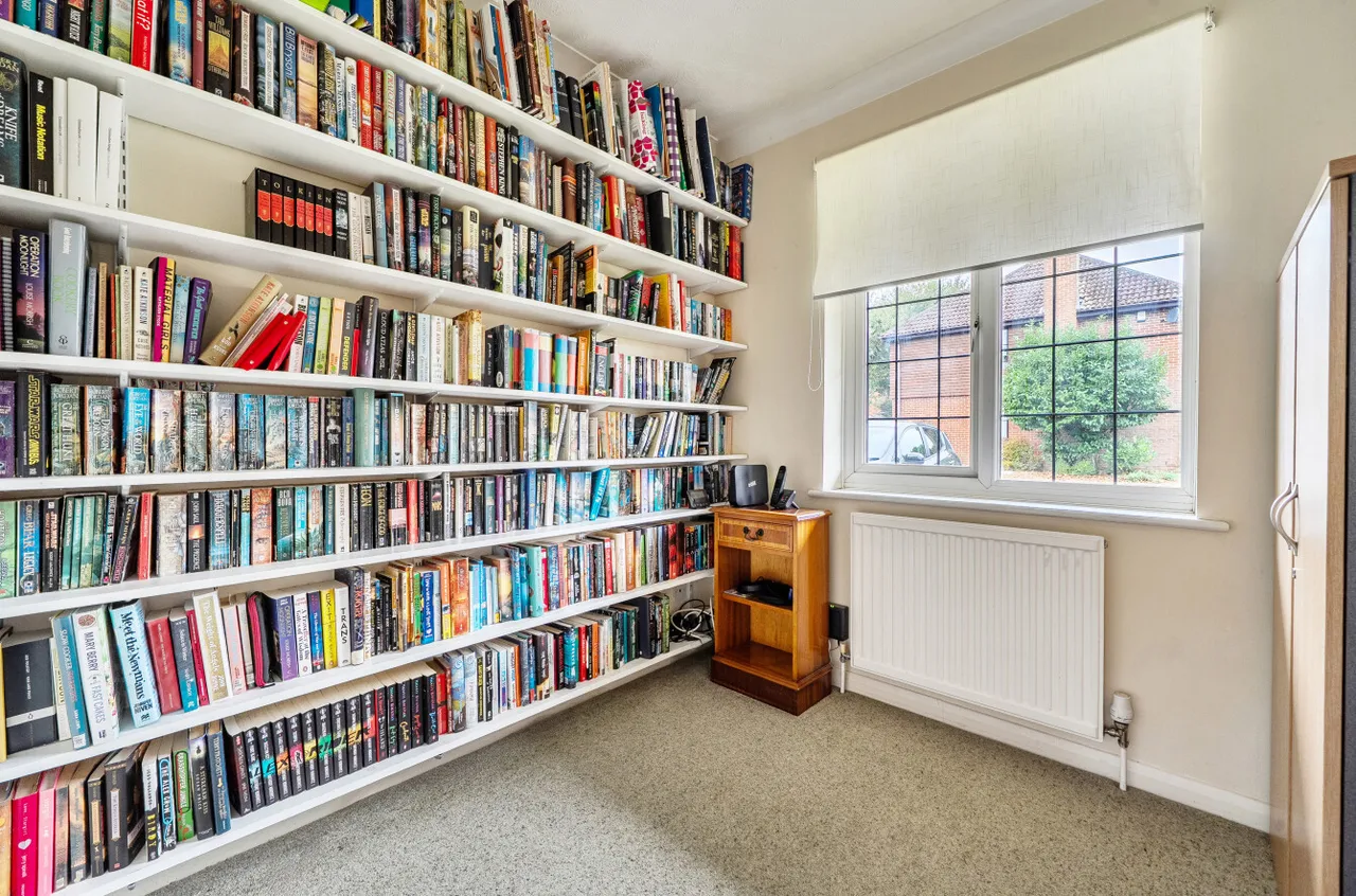 Manor Park Drive, Finchampstead, RG40, photo 8