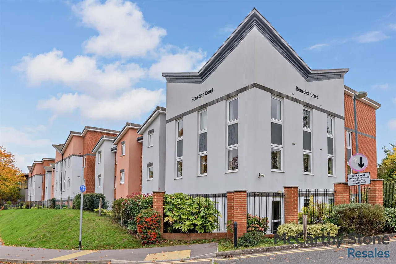 1 bed flat for sale, Western Avenue, Newbury, RG14