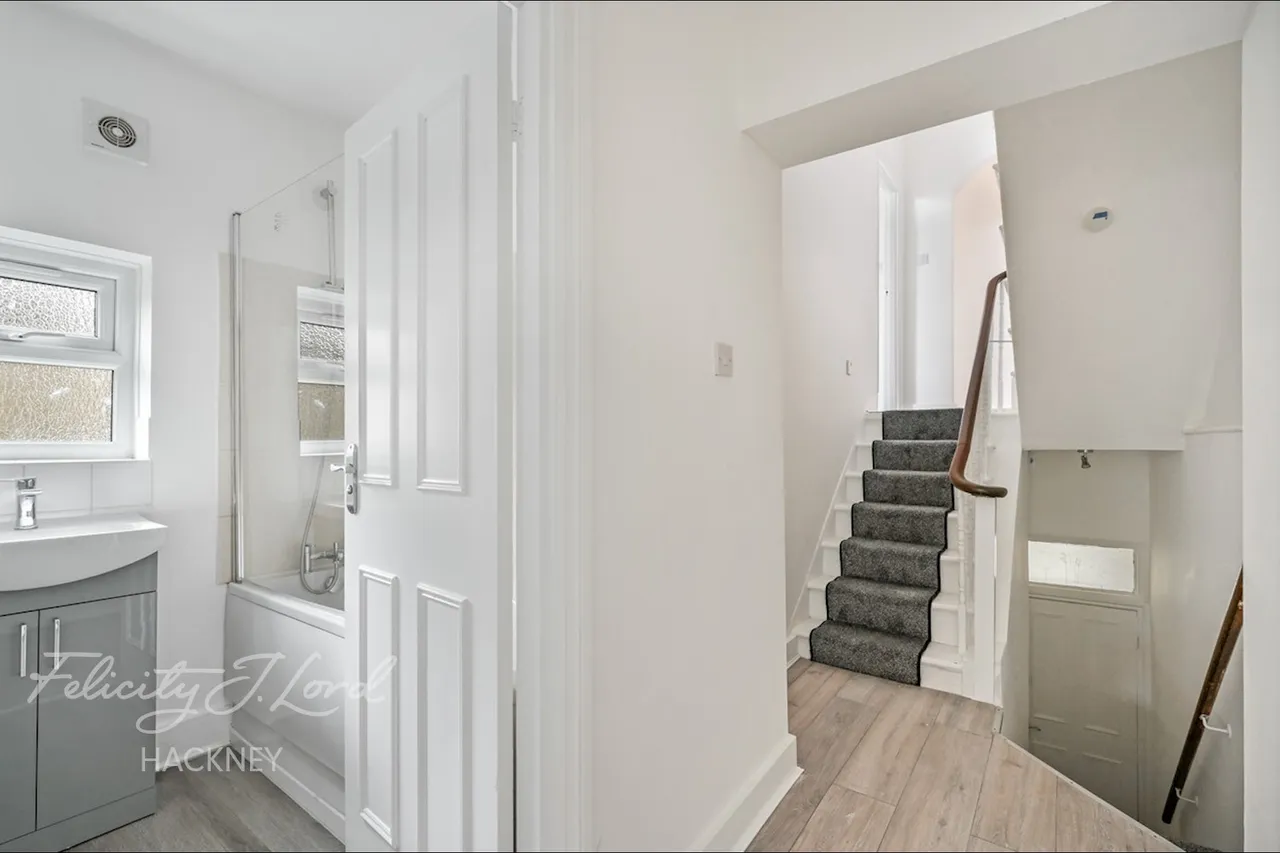 Elrington Road, photo 9