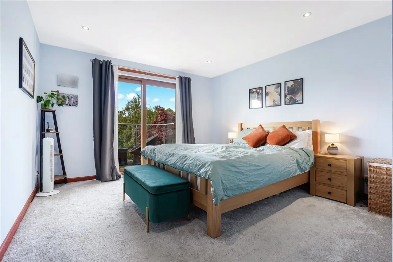 Falkirk Road, Larbert, Stirlingshire, FK5, photo 12