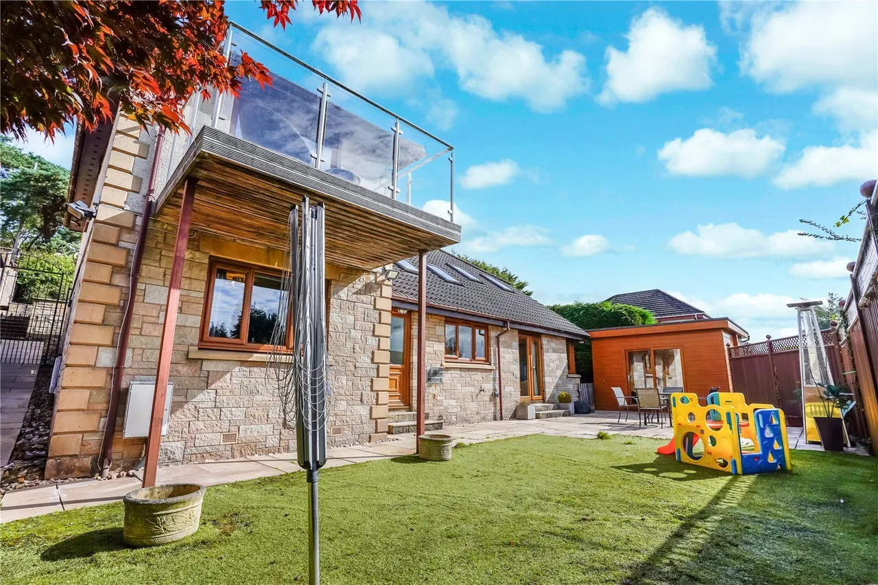 Falkirk Road, Larbert, Stirlingshire, FK5, photo 4