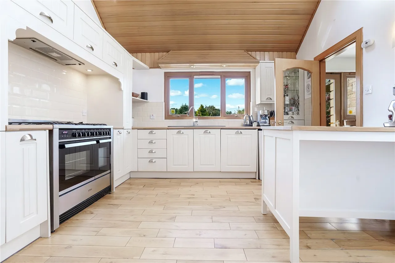 Falkirk Road, Larbert, Stirlingshire, FK5, photo 3