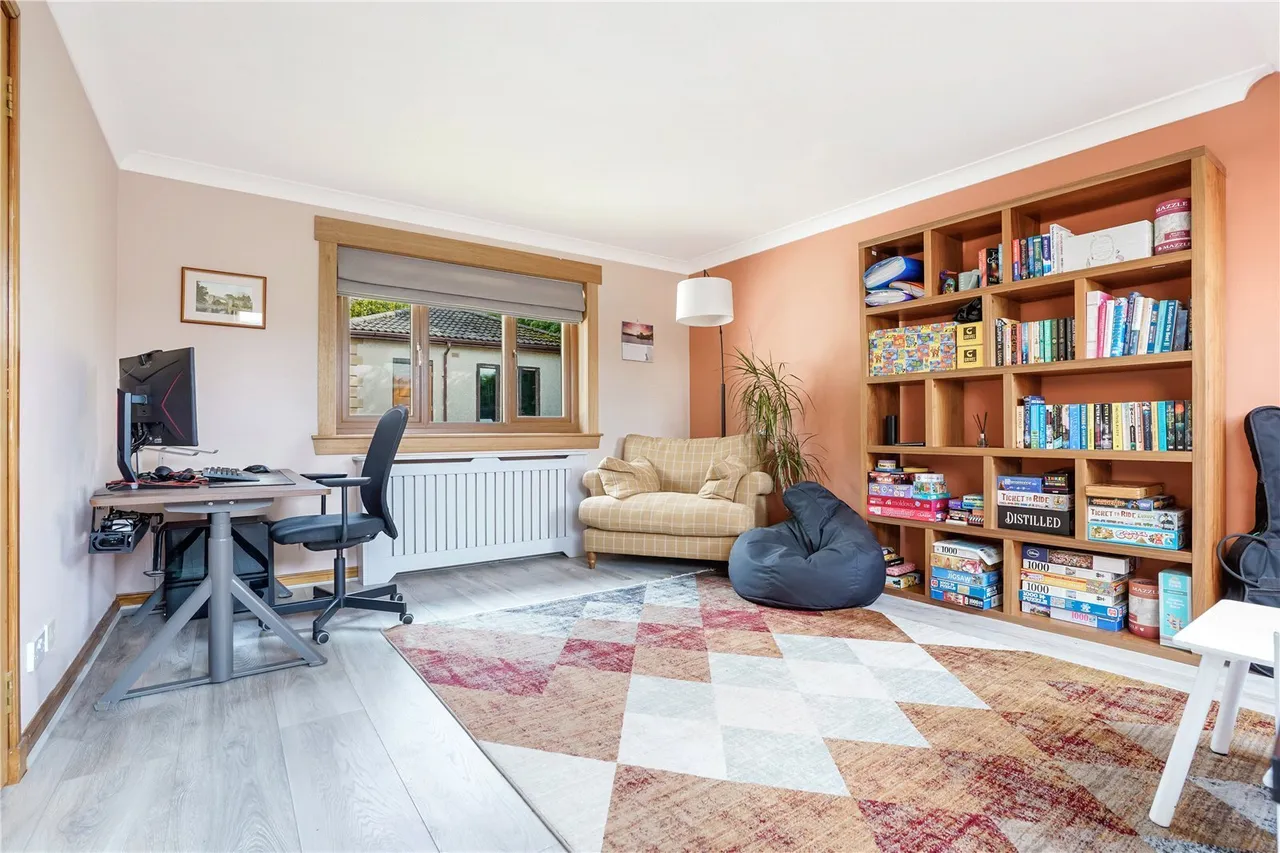 Falkirk Road, Larbert, Stirlingshire, FK5, photo 20