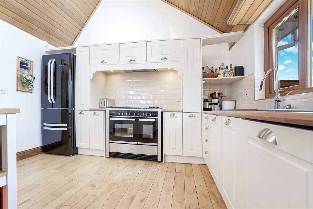 Falkirk Road, Larbert, Stirlingshire, FK5, photo 7