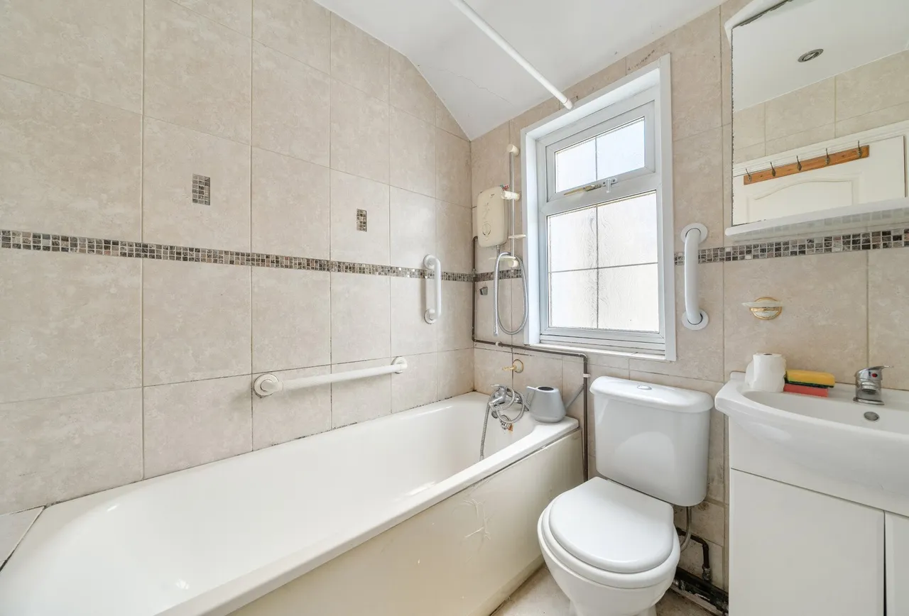 All Saints Road, Gloucester, GL1 4EL, photo 9