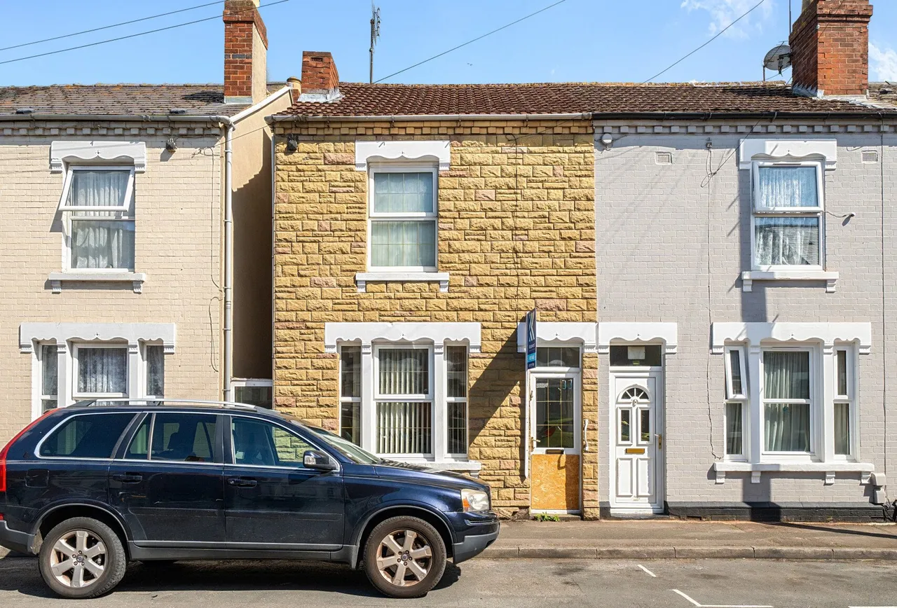 3 bed house for sale — All Saints Road, Gloucester, GL1 4EL