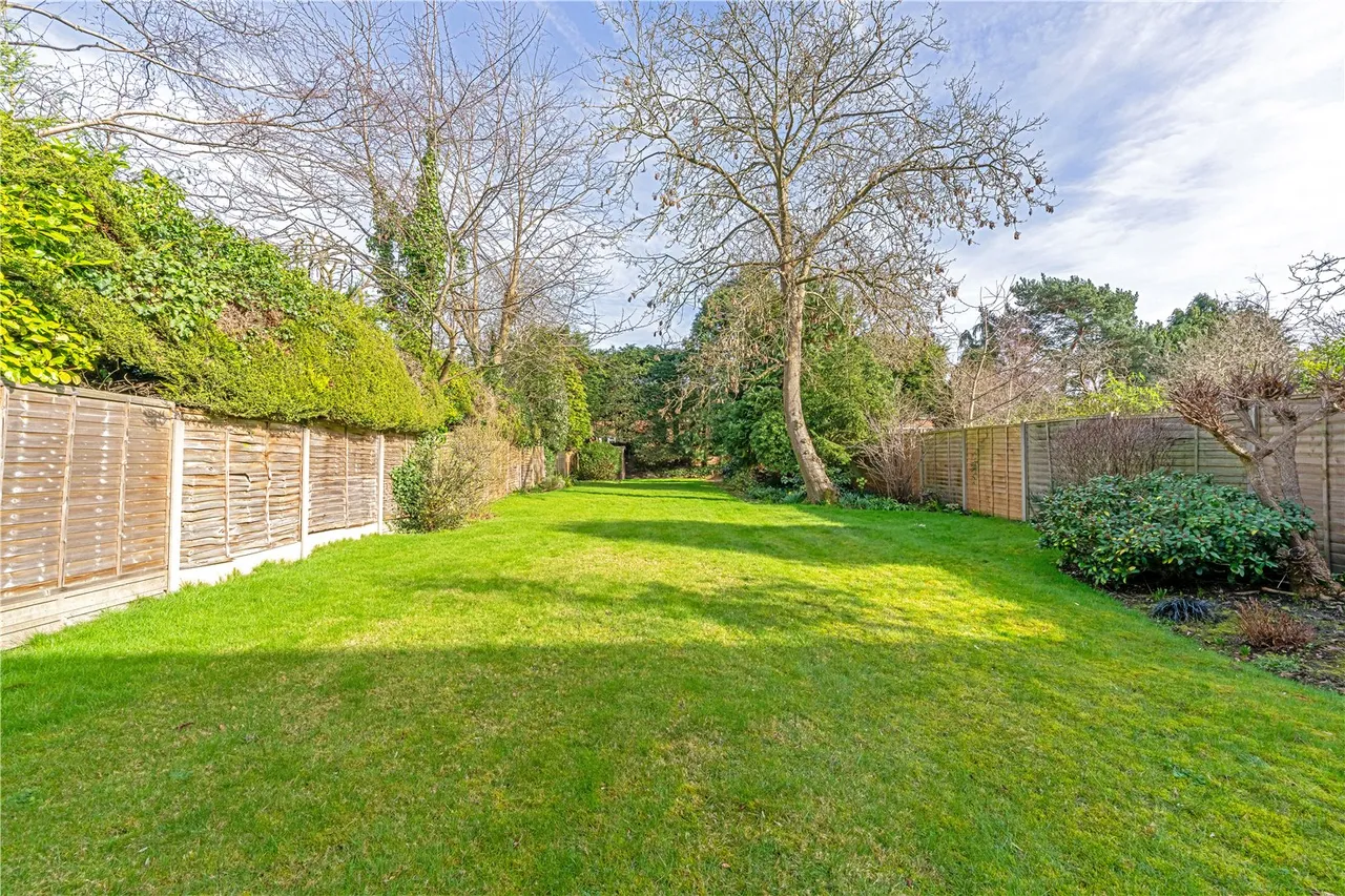 Nightingale Road, Hampton, Middlesex, TW12 3HX, photo 7