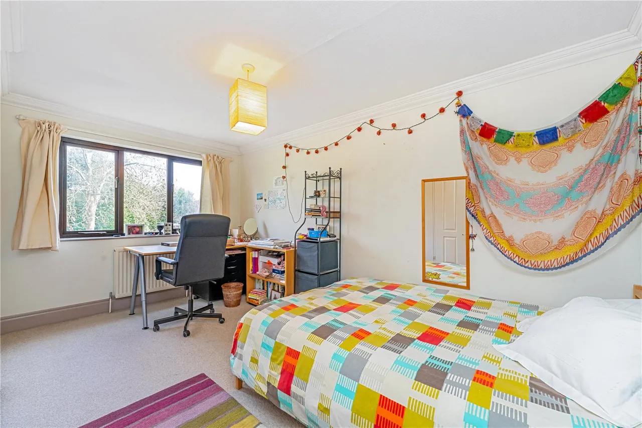 Nightingale Road, Hampton, Middlesex, TW12 3HX, photo 6