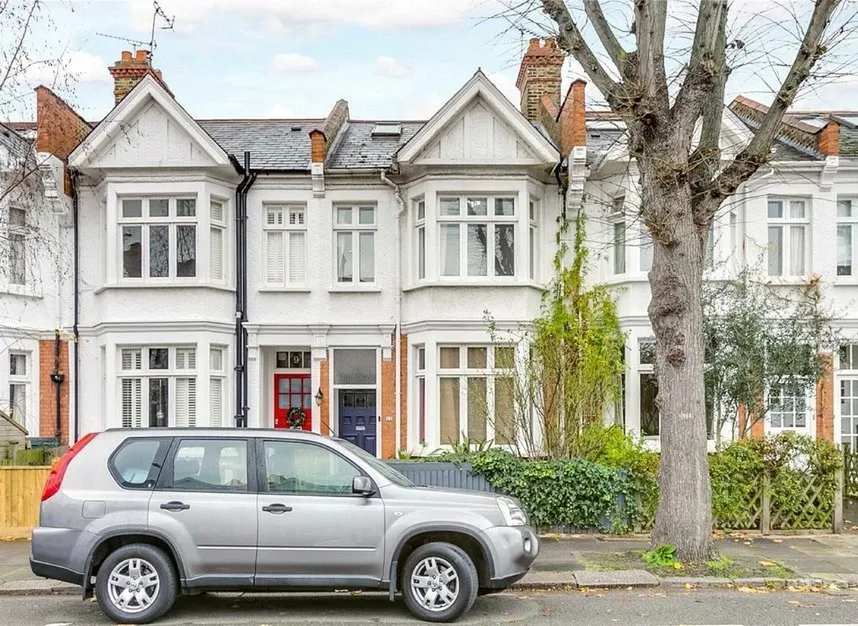 2 bed flat for sale, Sedgeford Road, Shepherds Bush, W12
