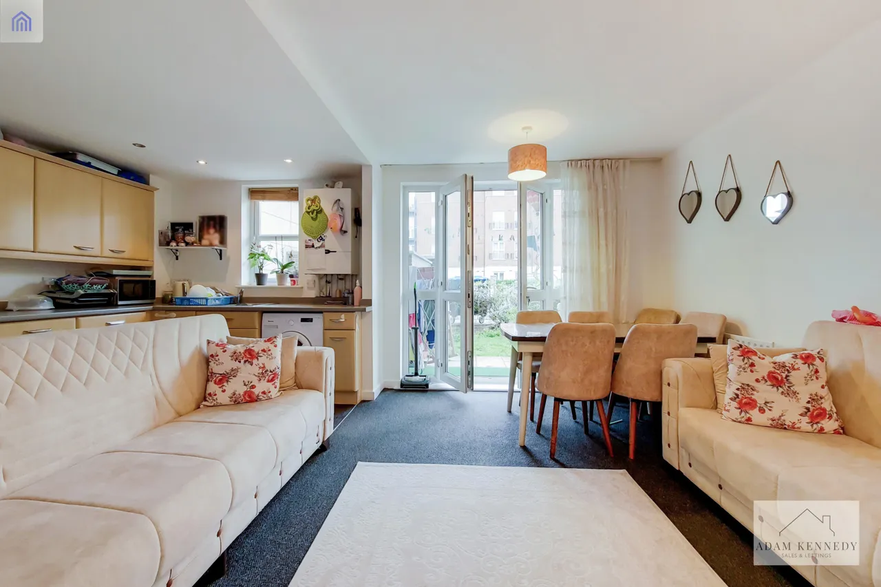 Flat 1, 11 Gareth Drive, Edmonton, London, N9 9GB, photo 8