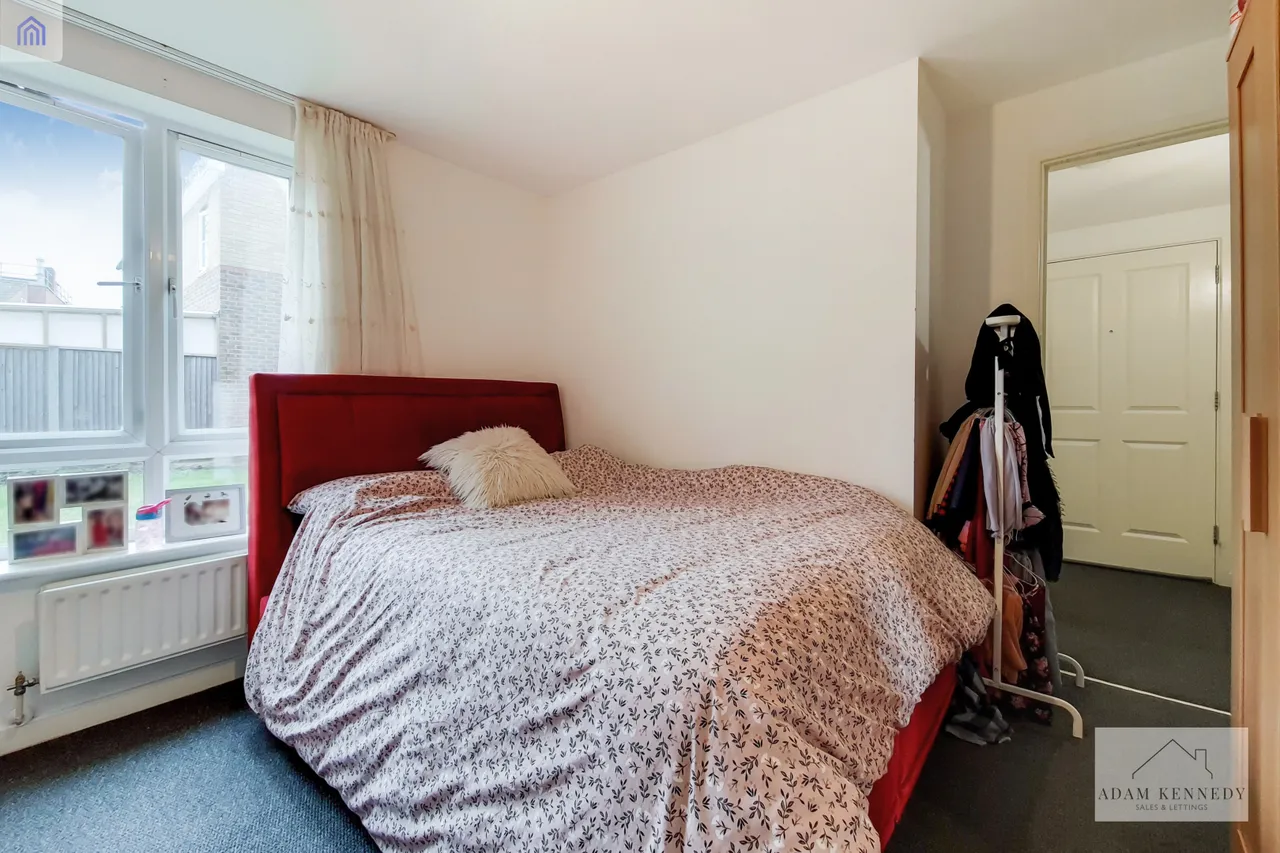 Flat 1, 11 Gareth Drive, Edmonton, London, N9 9GB, photo 5
