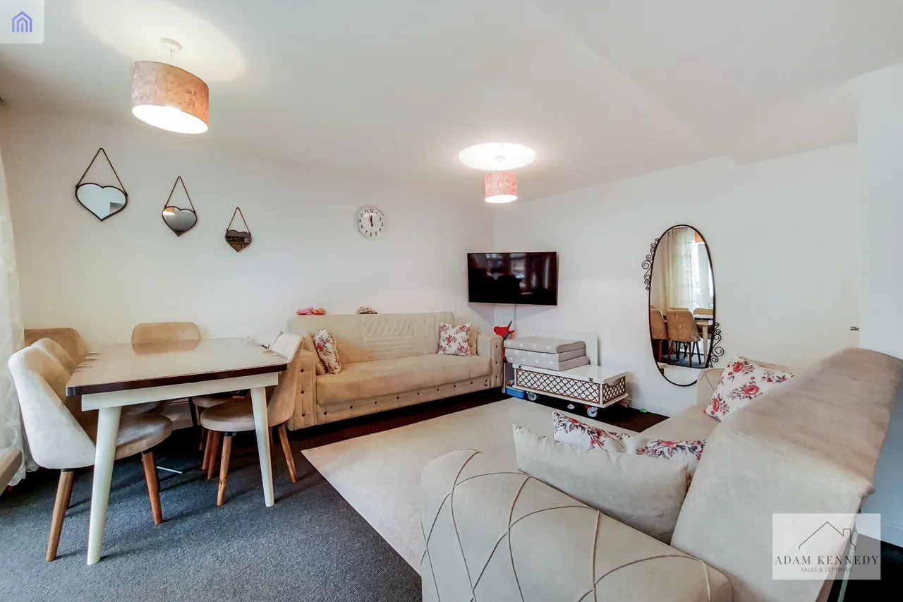 Flat 1, 11 Gareth Drive, Edmonton, London, N9 9GB, photo 2