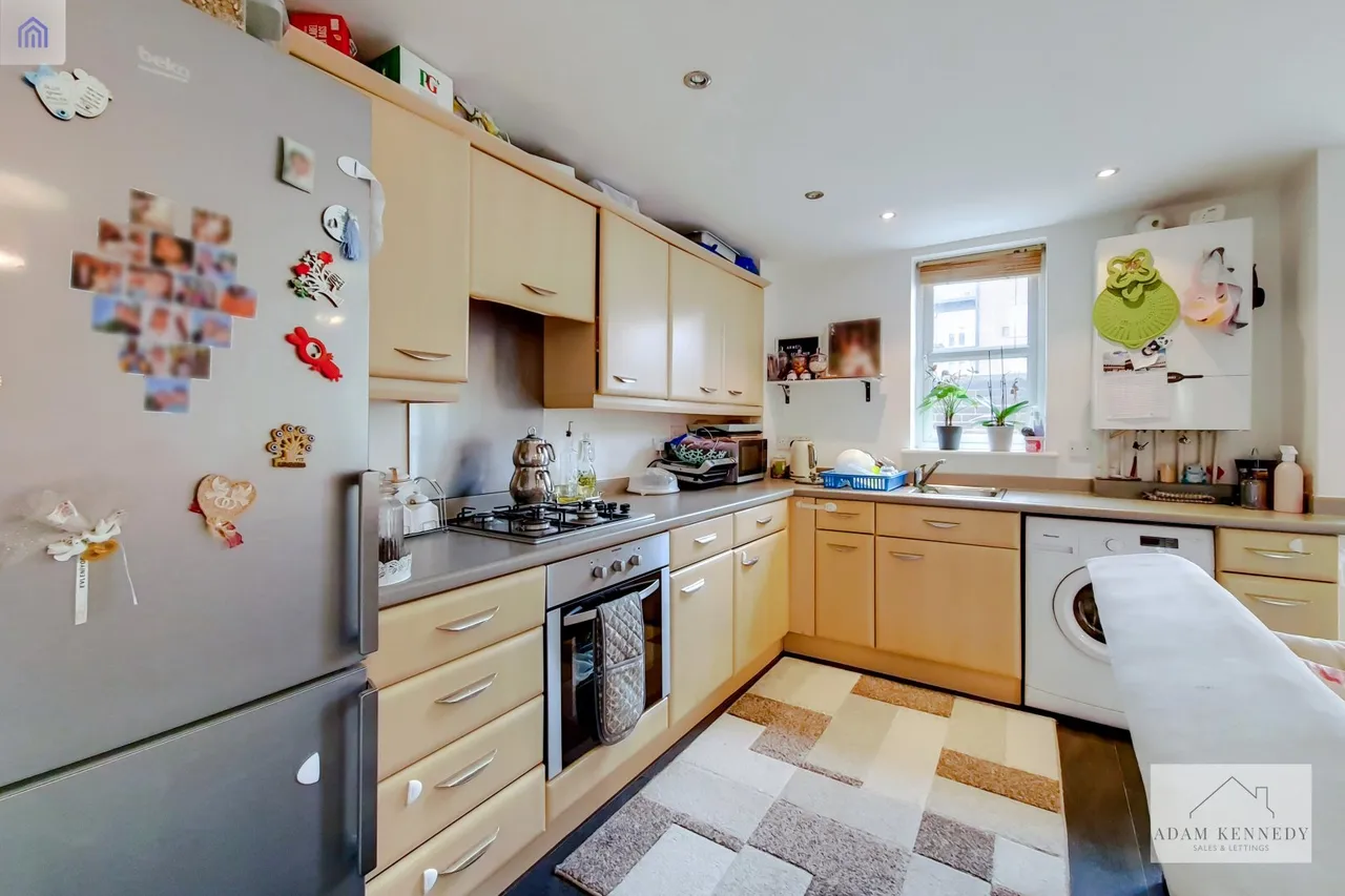 Flat 1, 11 Gareth Drive, Edmonton, London, N9 9GB, photo 9