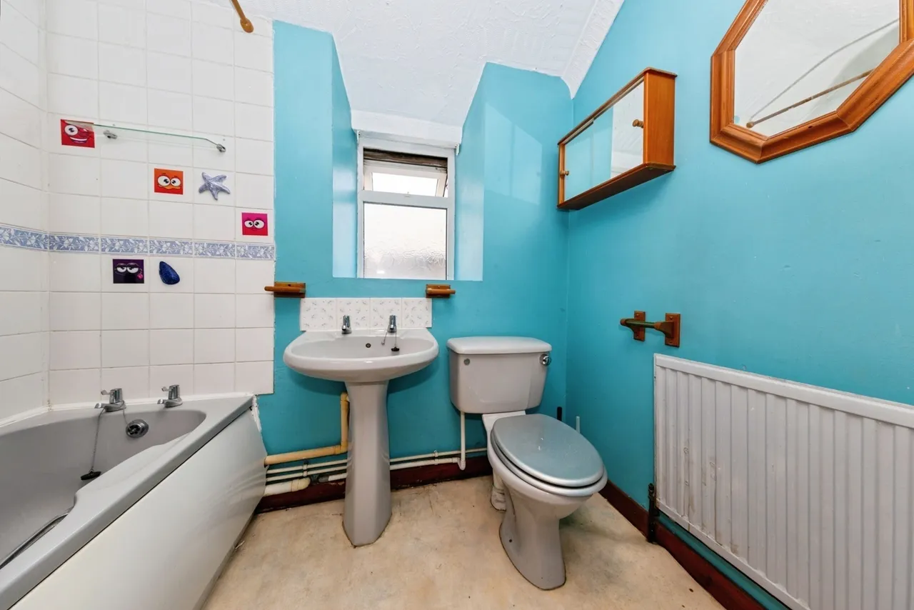 Murray Street, Llanelli, SA15, photo 15