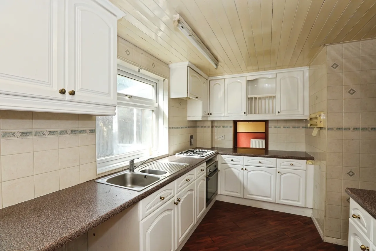 Colonsay Road, Crawley, RH11, photo 4