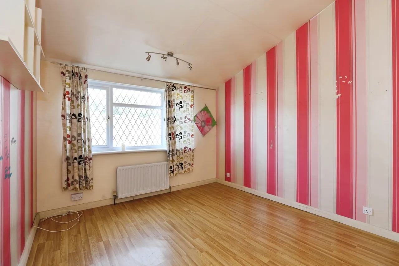 Colonsay Road, Crawley, RH11, photo 12