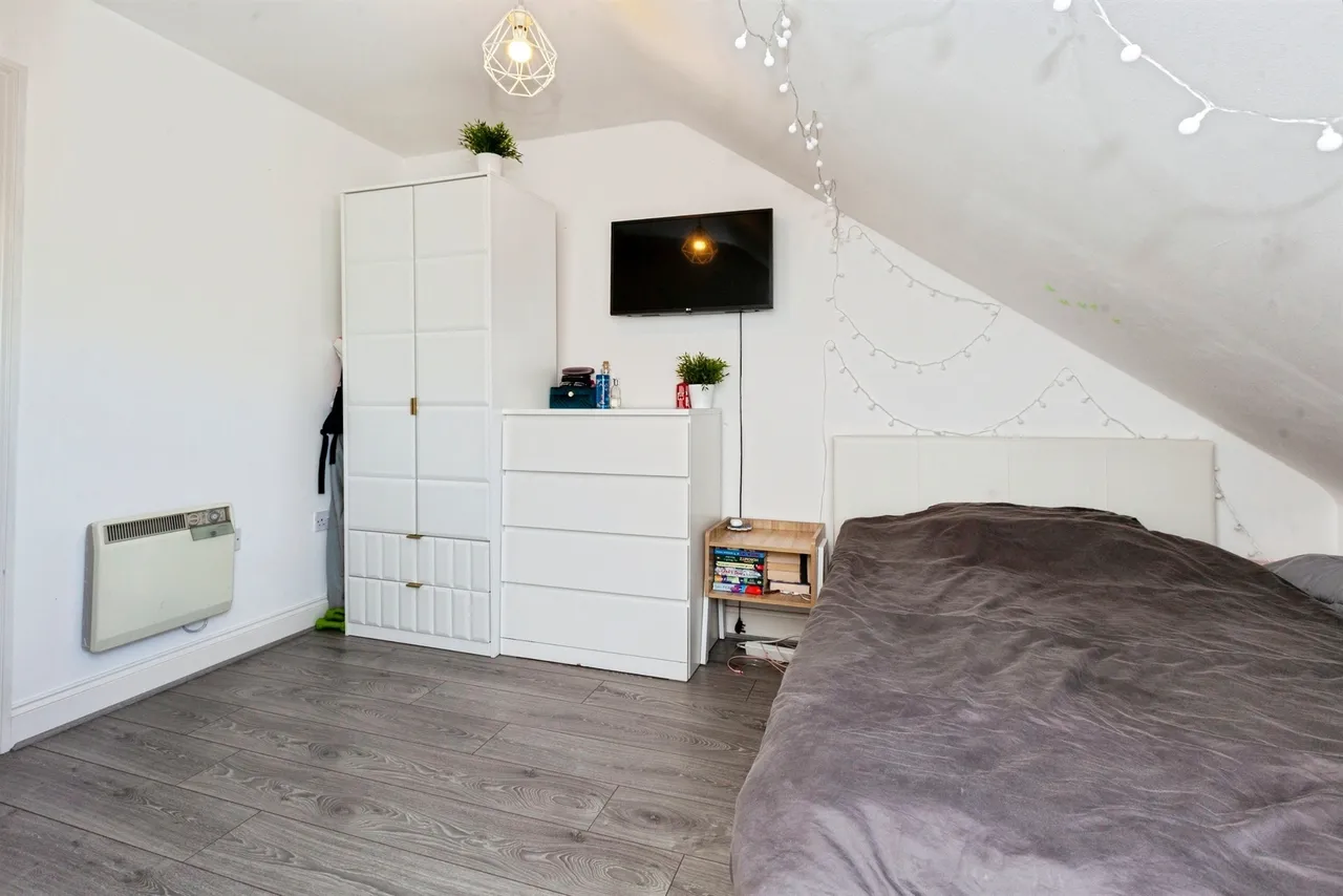 Telford Drive, Slough, SL1, photo 9