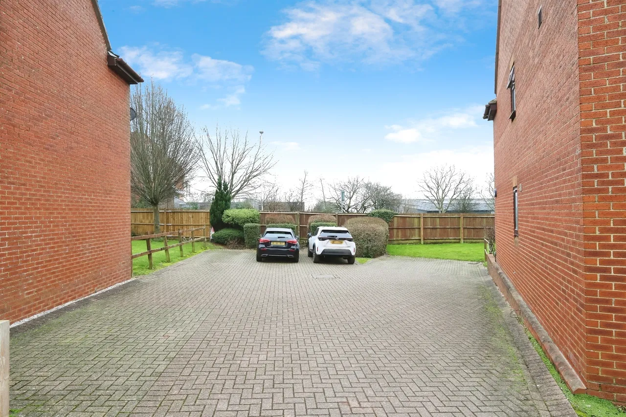 Lansdowne Way, High Wycombe, HP11, photo 9