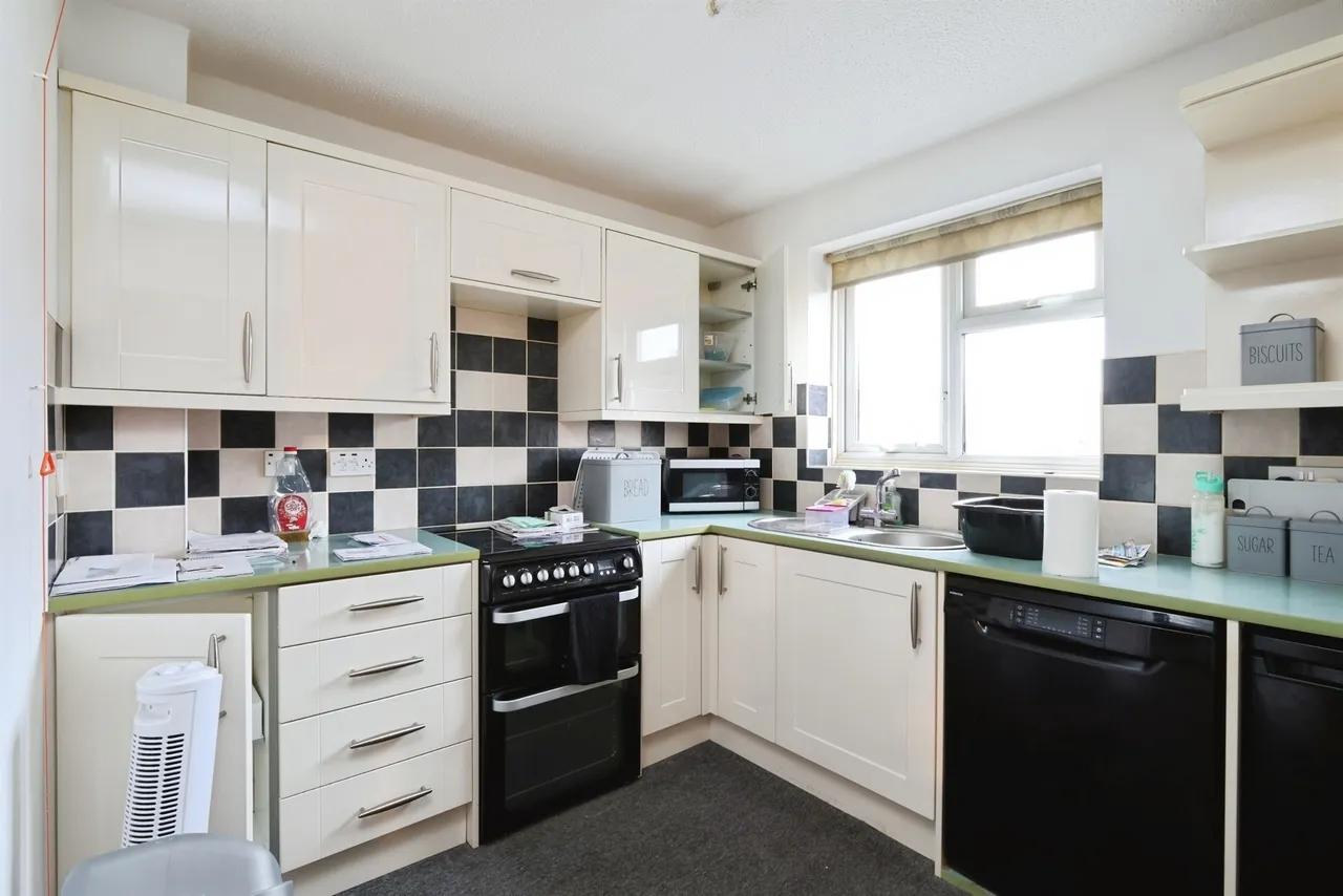 Lansdowne Way, High Wycombe, HP11, photo 2
