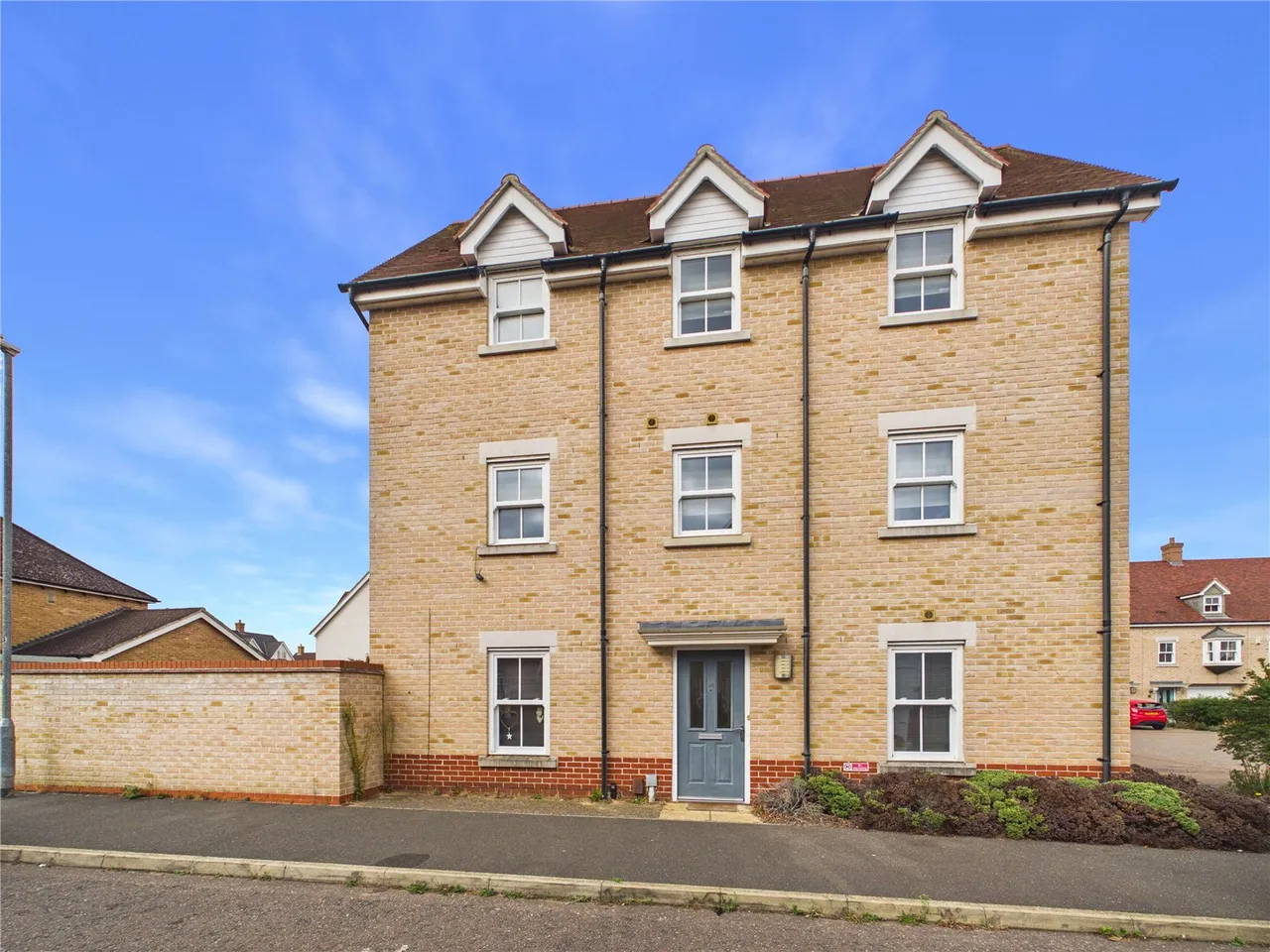 3 bed house to rent, Garrison Parade, Colchester, CO2