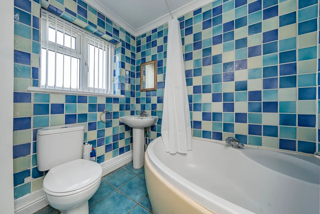 St. Peters Road, Cowley, UB8, photo 26