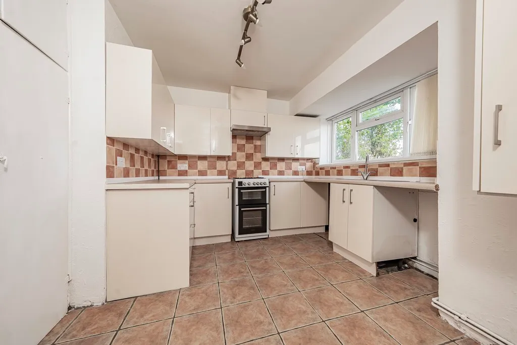 St. Peters Road, Cowley, UB8, photo 22