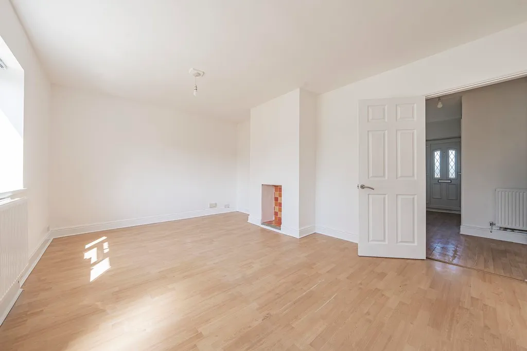 St. Peters Road, Cowley, UB8, photo 3