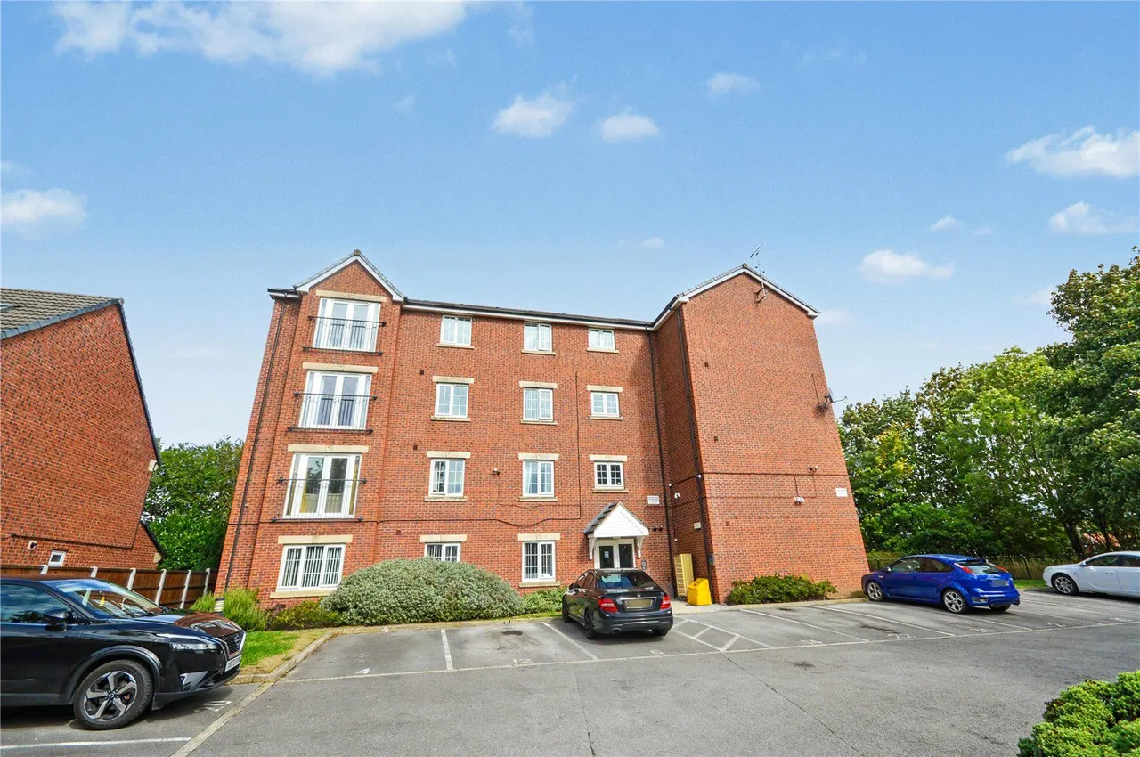 2 bed flat for sale, Murray Way, Leeds, LS10