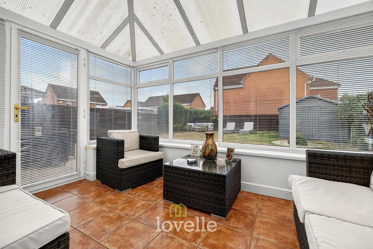 Tintagel Way, New Waltham, DN36, photo 15