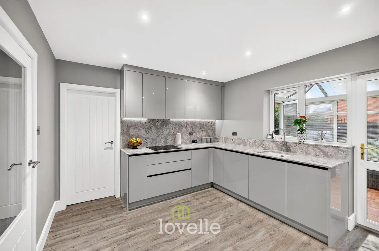 Tintagel Way, New Waltham, DN36, photo 9