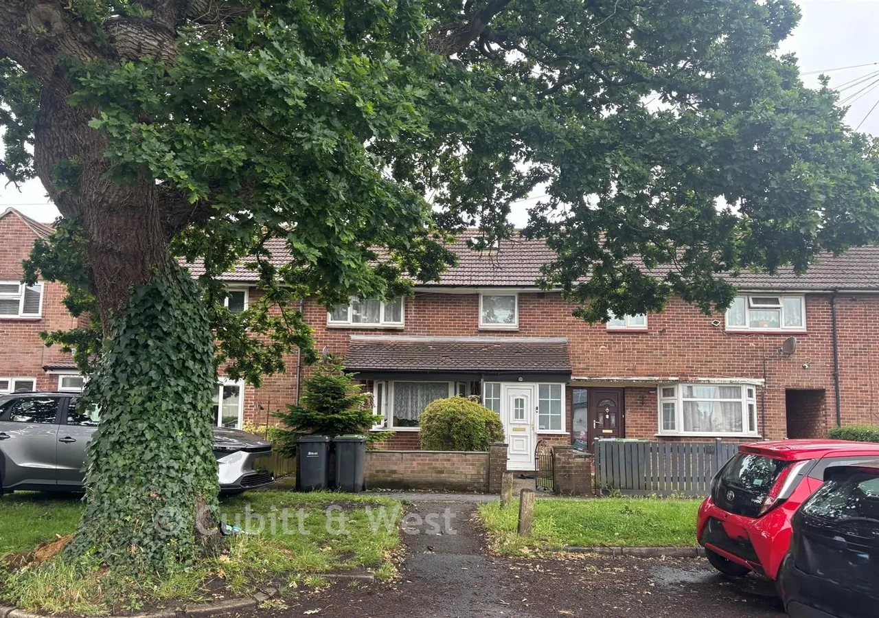 3 bed house for sale, Barncroft Way, Leigh Park, PO9