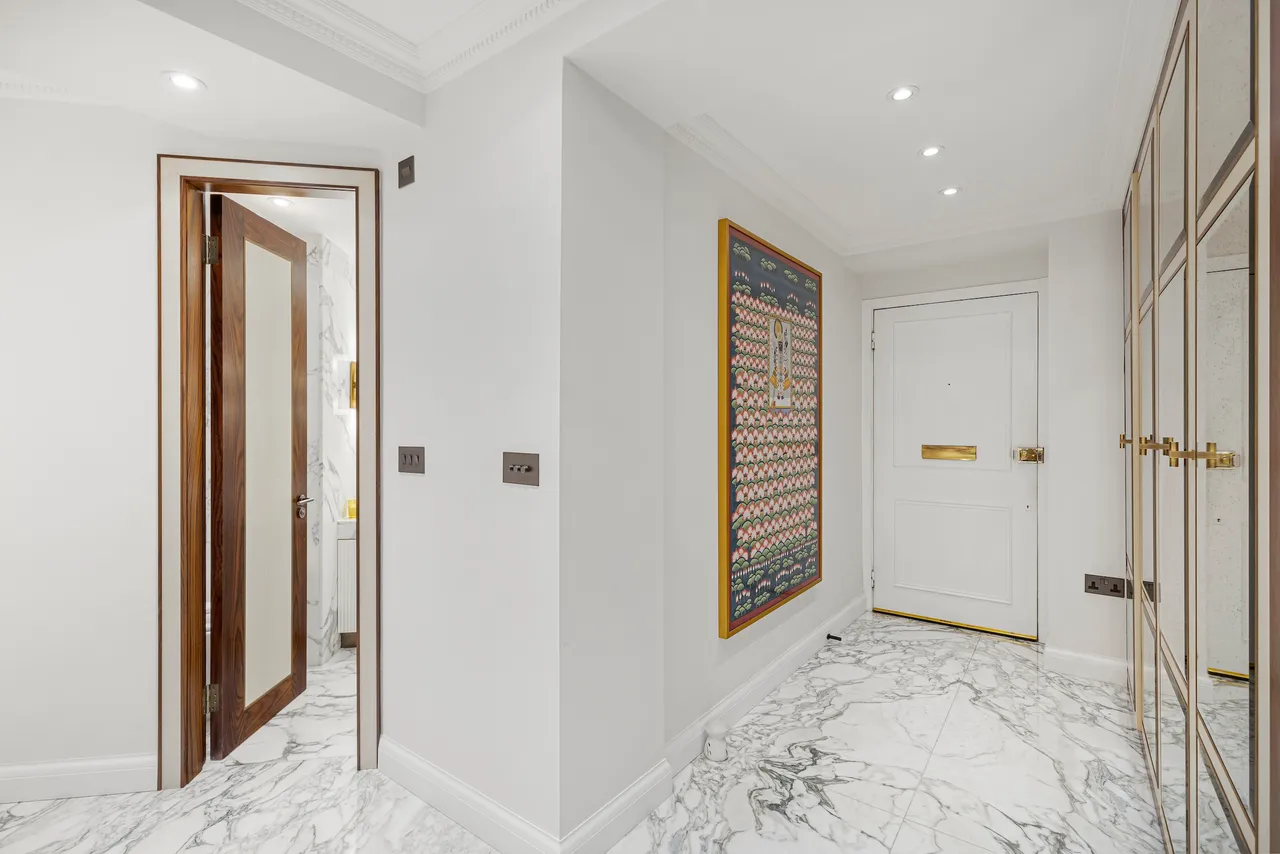 Upper Grosvenor Street, Mayfair, London, photo 9