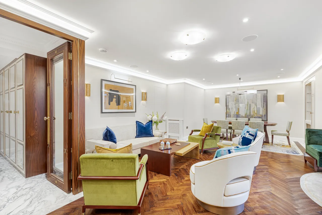 Upper Grosvenor Street, Mayfair, London, photo 3