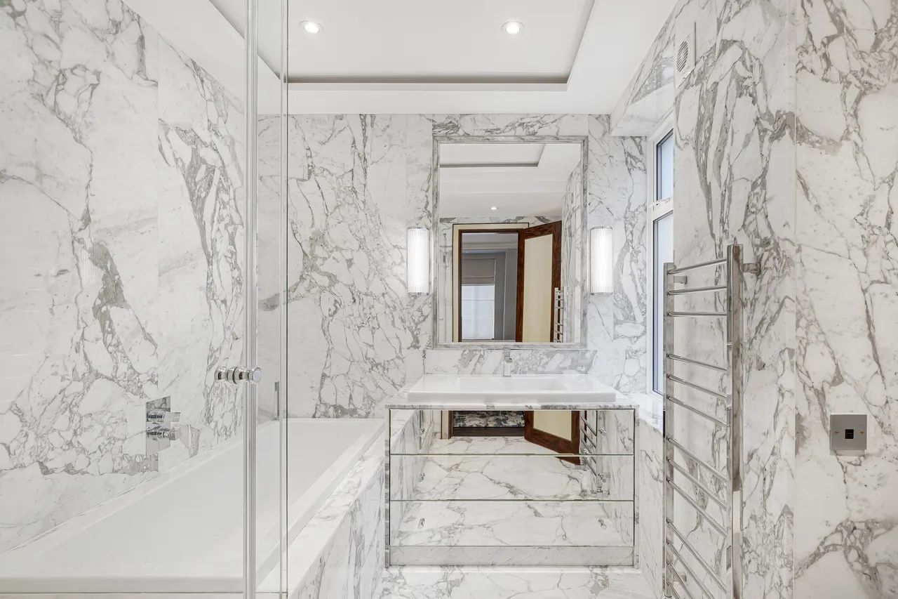 Upper Grosvenor Street, Mayfair, London, photo 7