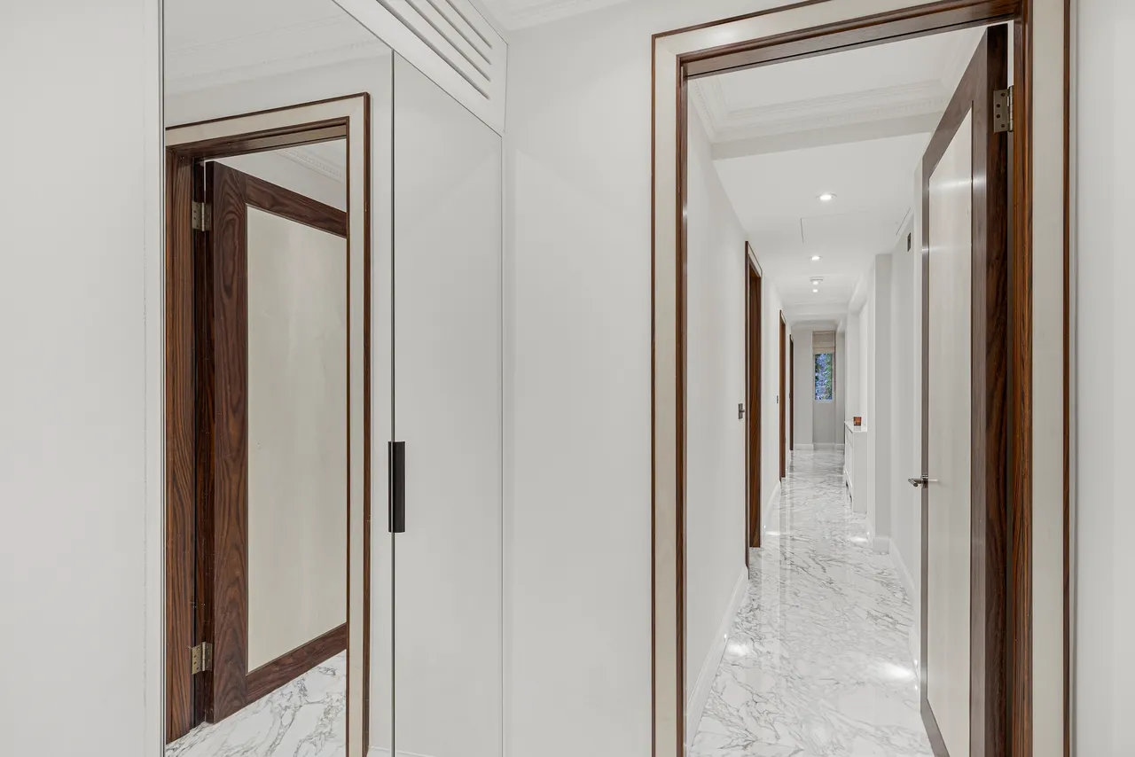 Upper Grosvenor Street, Mayfair, London, photo 6