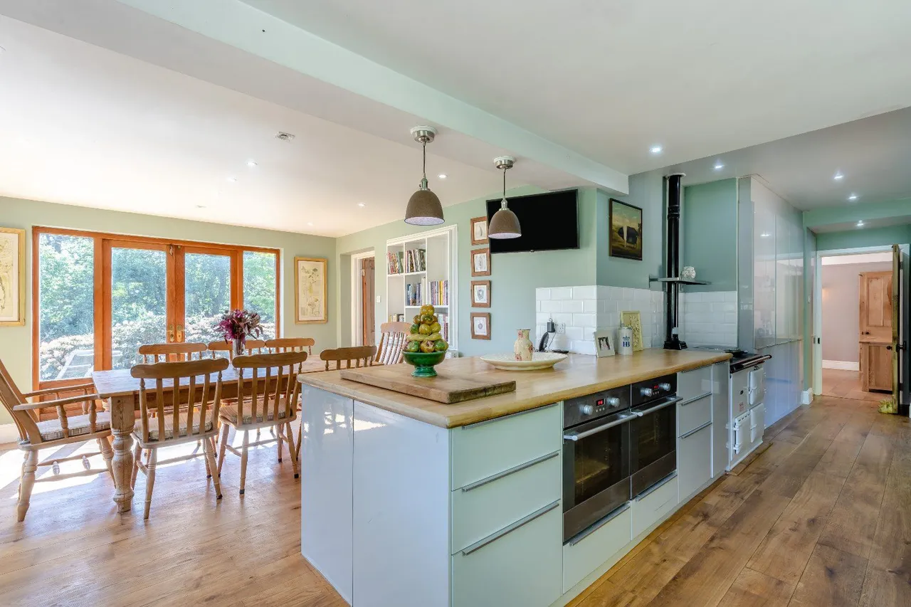 Chester Road, Oakmere, Cheshire, CW8 2HB, photo 3