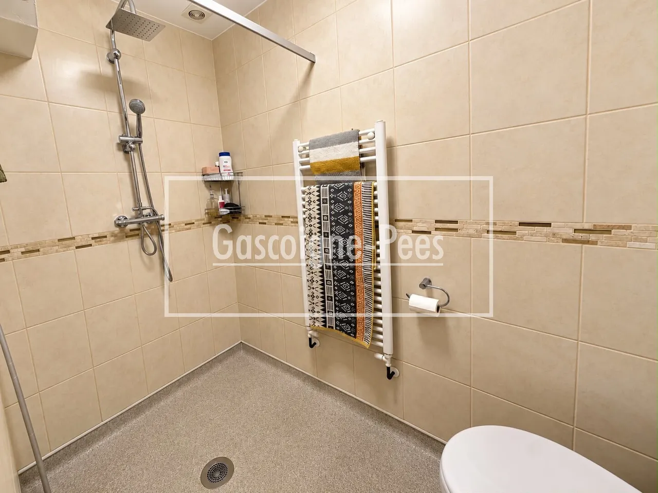 Chessington Hill park, KT9, photo 13