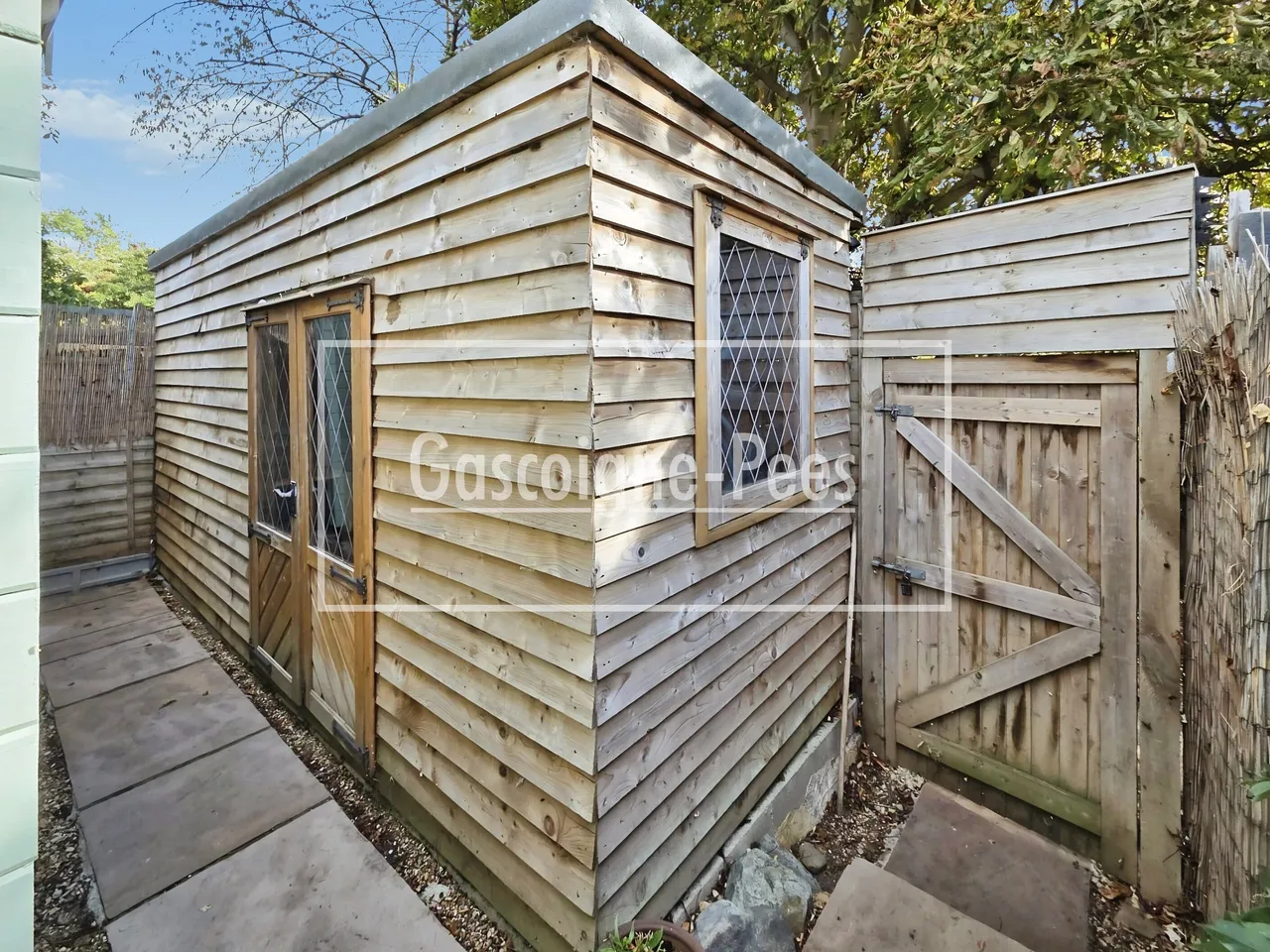 Chessington Hill park, KT9, photo 17