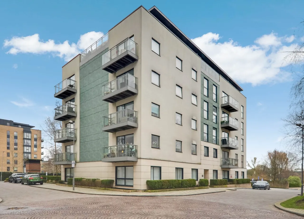 Metropolitan House, Pump House Crescent, TW8 0HA, photo 2