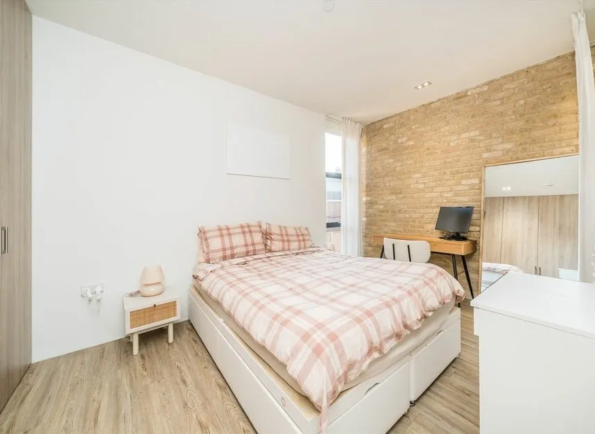 St. Andrew's Road, Surbiton, KT6, photo 5