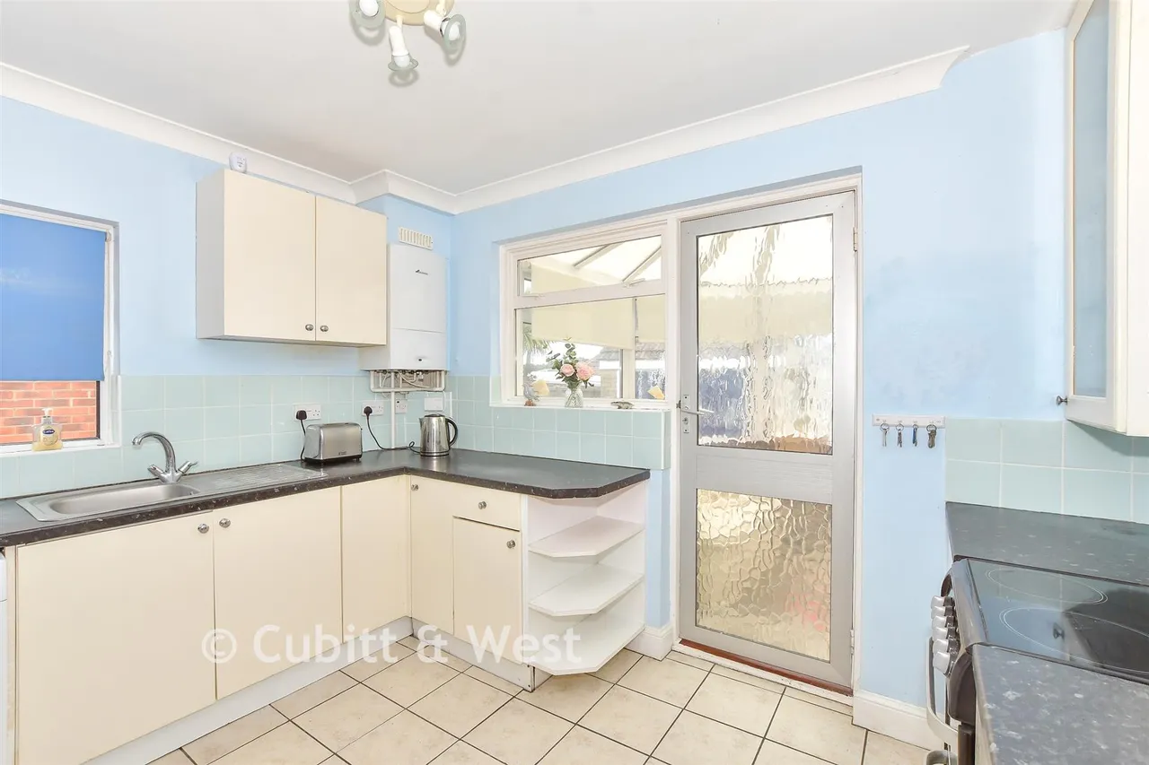Catherington Lane, Waterlooville, PO8, photo 7